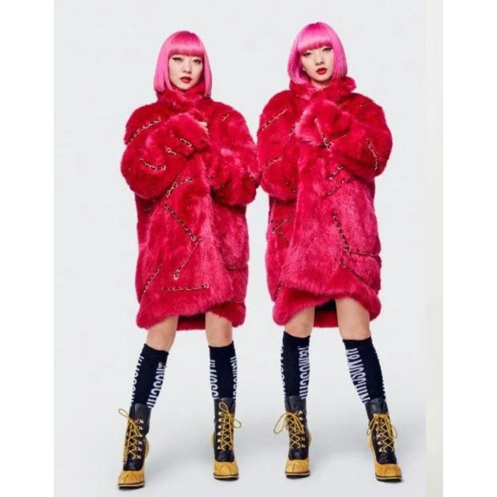 H&M x Moschino Jeremy Scott 2018 Pink Faux Fur Chain Coat XS Sold Out Collab Y2K - Picture 1 of 16